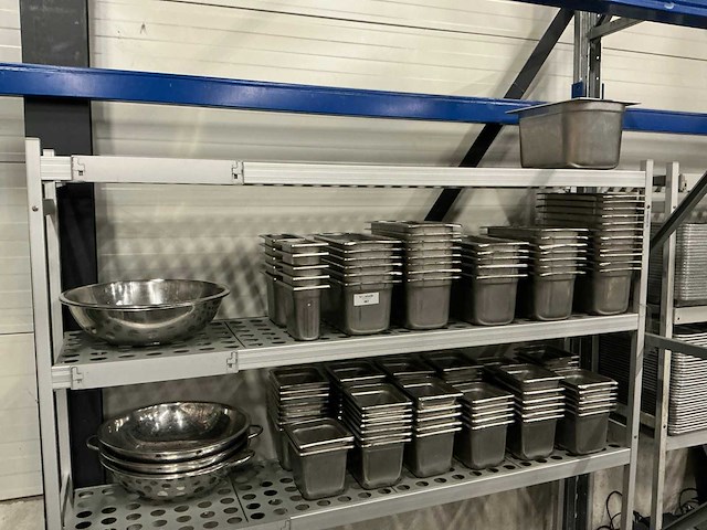 Diverse gastronormbakken/schalen (135x) - afbeelding 1 van  11