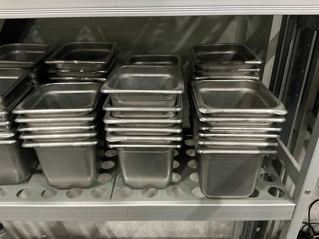 Diverse gastronormbakken/schalen (135x) - afbeelding 8 van  11
