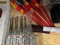 Diverse gereedschap w.o. schroevendraaier, hamer w.o. gedore, wiha, bosch - afbeelding 3 van  9