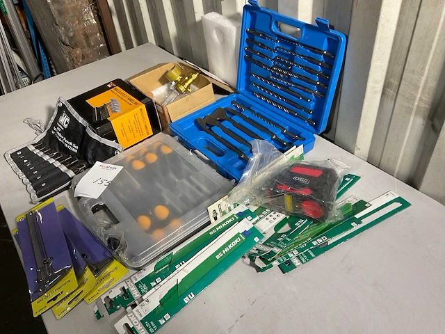 Diverse gereedschappen en accessoires - afbeelding 4 van  4