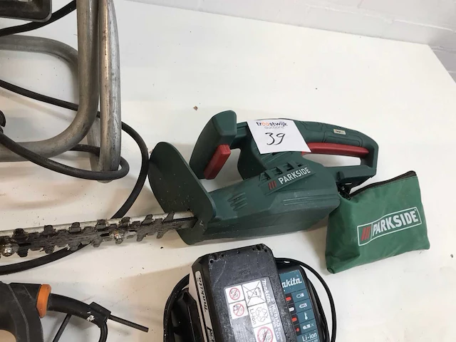 Diverse gereedschappen - afbeelding 4 van  5