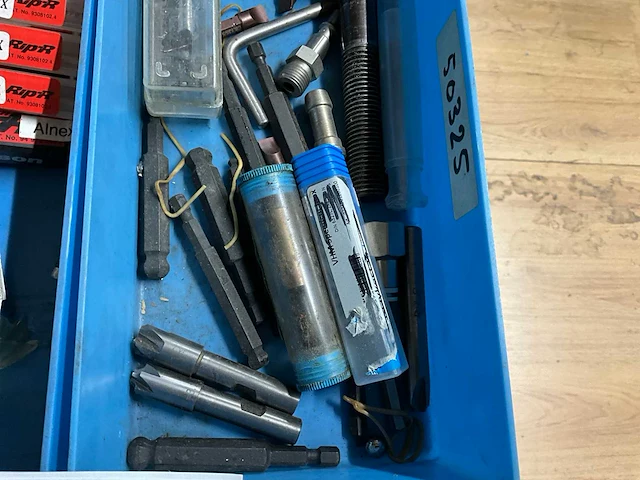 Diverse gereedschappen - afbeelding 3 van  4