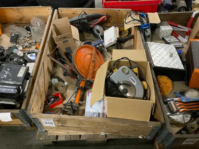 Diverse gereedschappen - afbeelding 1 van  3