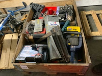 Diverse gereedschappen - afbeelding 1 van  3