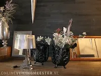 Diverse glaswerk en decoratiemateriaal - afbeelding 1 van  10