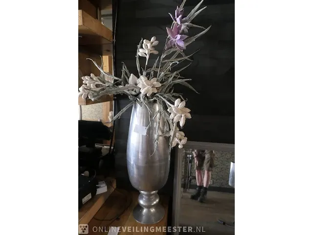 Diverse glaswerk en decoratiemateriaal - afbeelding 4 van  10