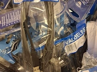 Diverse goederen w.o. elektronica, hygiëne en accessoires - afbeelding 3 van  72