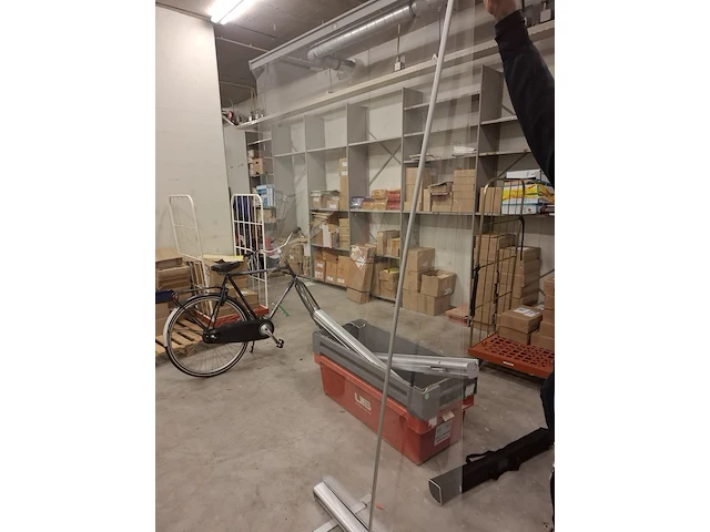 Diverse goederen w.o. elektronica, hygiëne en accessoires - afbeelding 15 van  72