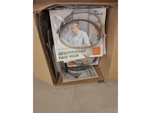 Diverse goederen w.o. elektronica, hygiëne en accessoires - afbeelding 19 van  72