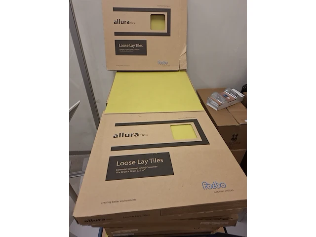 Diverse goederen w.o. elektronica, hygiëne en accessoires - afbeelding 28 van  72