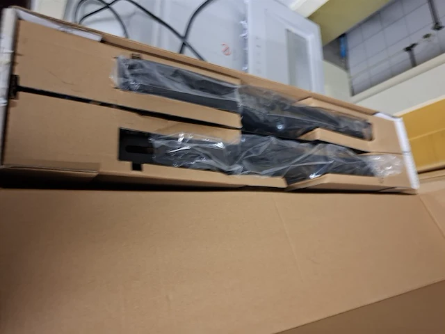 Diverse goederen w.o. elektronica, hygiëne en accessoires - afbeelding 58 van  72