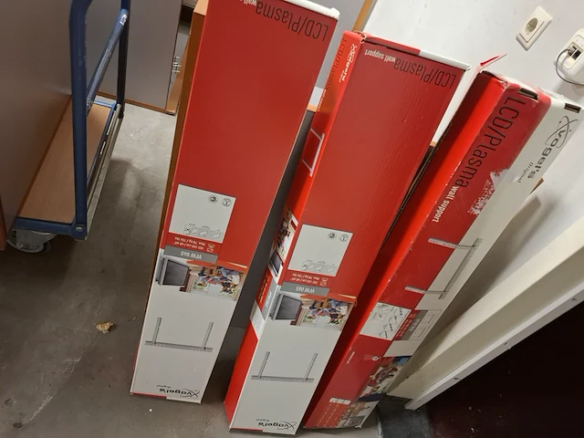 Diverse goederen w.o. elektronica, hygiëne en accessoires - afbeelding 61 van  72