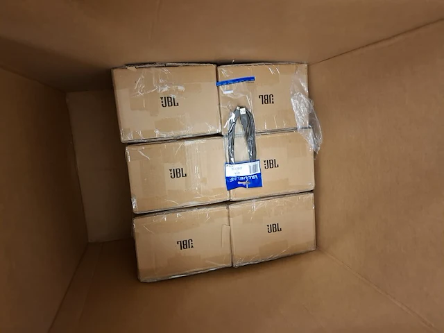 Diverse goederen w.o. elektronica, hygiëne en accessoires - afbeelding 72 van  72
