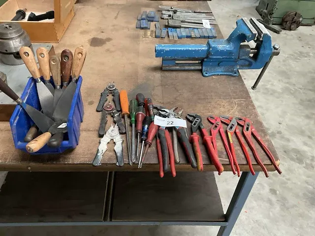 Diverse handgereedschap - afbeelding 1 van  3