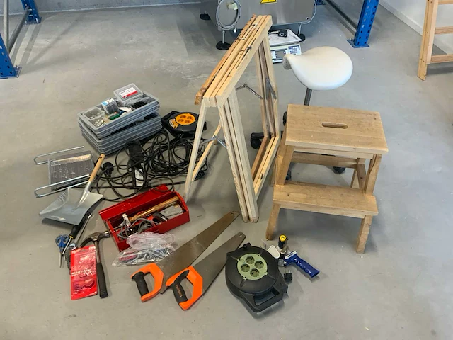 Diverse handgereedschap - afbeelding 1 van  7