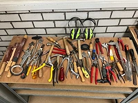 Diverse handgereedschappen - afbeelding 1 van  4