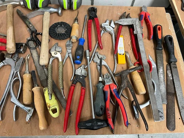 Diverse handgereedschappen - afbeelding 2 van  4