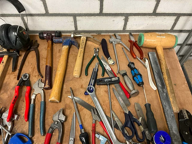 Diverse handgereedschappen - afbeelding 4 van  5