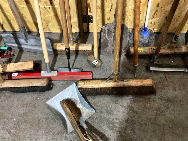 Diverse handgereedschappen - afbeelding 3 van  6