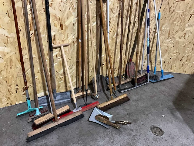 Diverse handgereedschappen - afbeelding 6 van  6