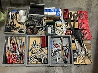 Diverse handgereedschappen - afbeelding 1 van  7