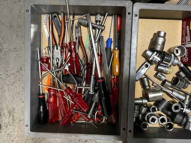 Diverse handgereedschappen - afbeelding 3 van  7