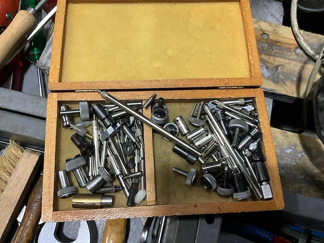 Diverse handgereedschappen - afbeelding 6 van  7
