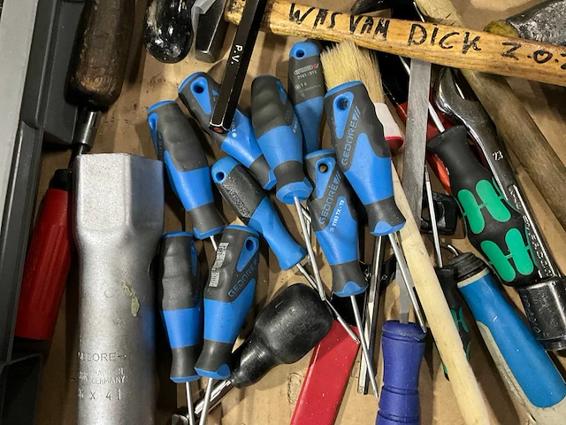 Diverse handgereedschappen - afbeelding 3 van  9