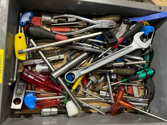 Diverse handgereedschappen - afbeelding 4 van  9