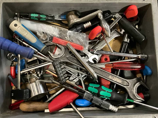 Diverse handgereedschappen - afbeelding 5 van  9