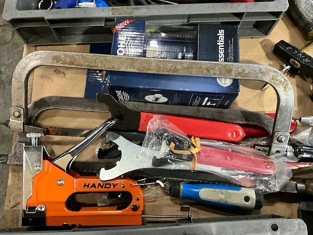Diverse handgereedschappen - afbeelding 6 van  9