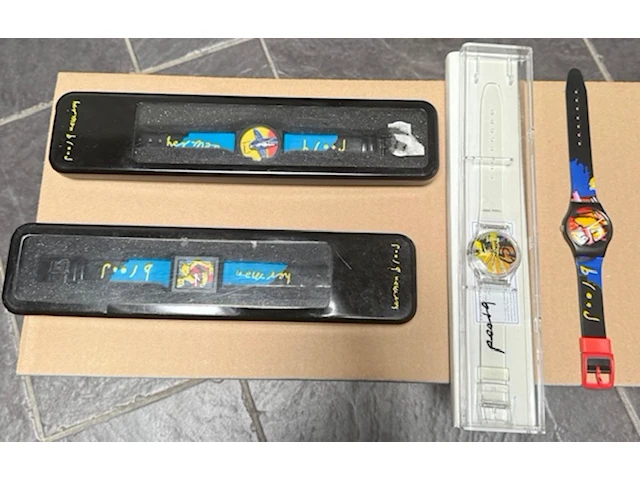 Diverse herman brood verzamelobjecten met 2x vitrinekast - afbeelding 5 van  8