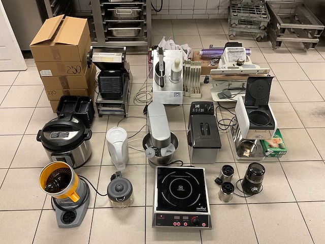 Diverse horeca keukenmachines - afbeelding 1 van  21