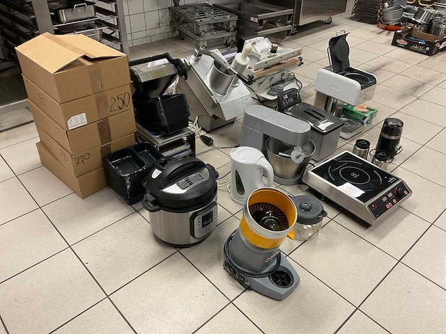 Diverse horeca keukenmachines - afbeelding 15 van  21