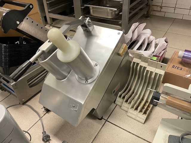 Diverse horeca keukenmachines - afbeelding 18 van  21