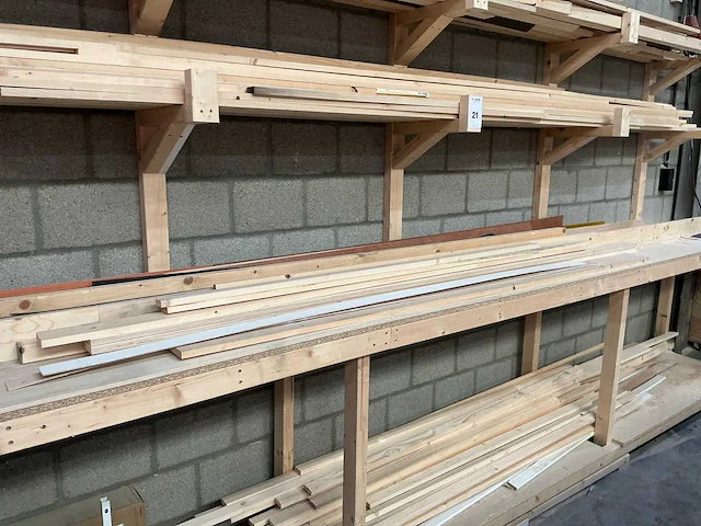 Diverse hout- en balken - afbeelding 4 van  10
