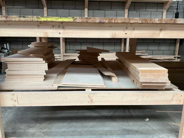 Diverse hout- en balken - afbeelding 8 van  10