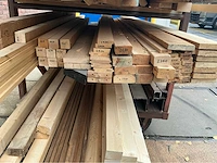 Diverse houten balken en latten - afbeelding 5 van  9