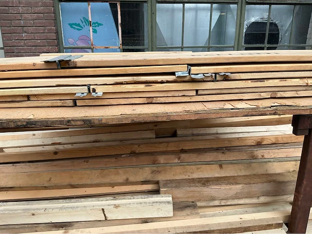 Diverse houten balken en latten - afbeelding 8 van  9