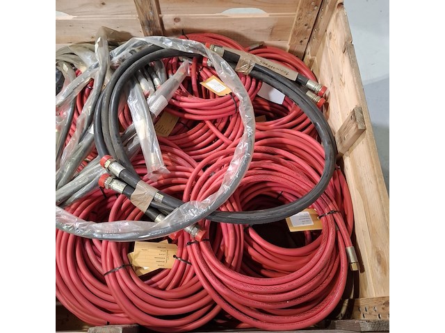 Diverse hydrauliek slangen - afbeelding 2 van  11