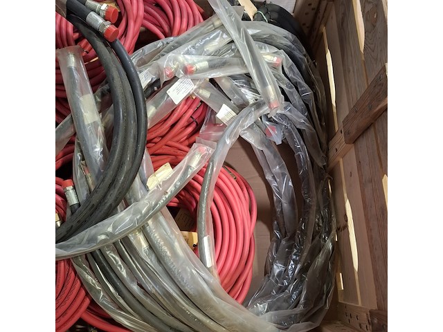 Diverse hydrauliek slangen - afbeelding 8 van  11