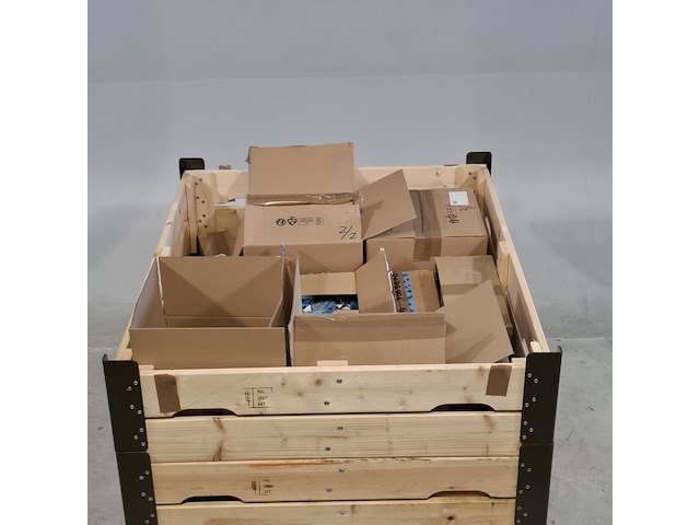 Diverse ijzerwaren en onderdelen - afbeelding 2 van  8