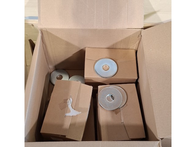 Diverse ijzerwaren en onderdelen - afbeelding 8 van  8