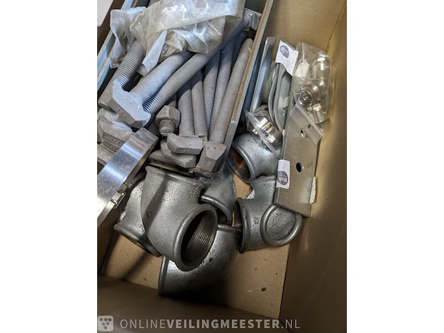 Diverse ijzerwaren in doos - afbeelding 3 van  4
