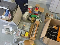 Diverse installatie materiaal , o.a. schneider - afbeelding 1 van  15