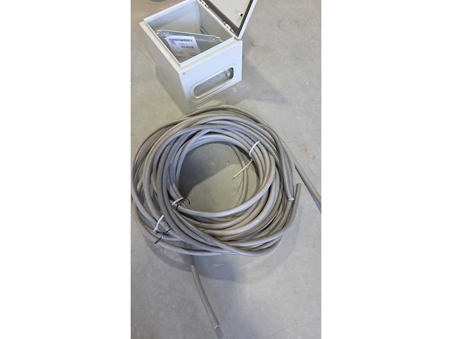Diverse installatie materiaal , o.a. schneider - afbeelding 9 van  15