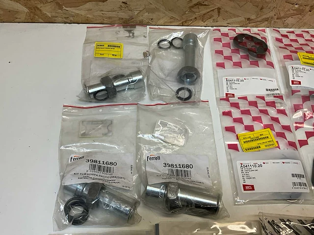 Diverse installatiematerialen (22x) - afbeelding 6 van  16