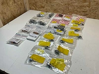 Diverse installatiematerialen (22x) - afbeelding 1 van  16