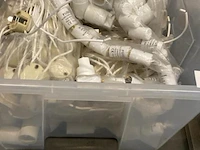 Diverse kabels / tl ombouw sets en stoppen in kist - afbeelding 2 van  2