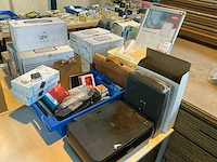 Diverse kantoorartikelen - afbeelding 1 van  9